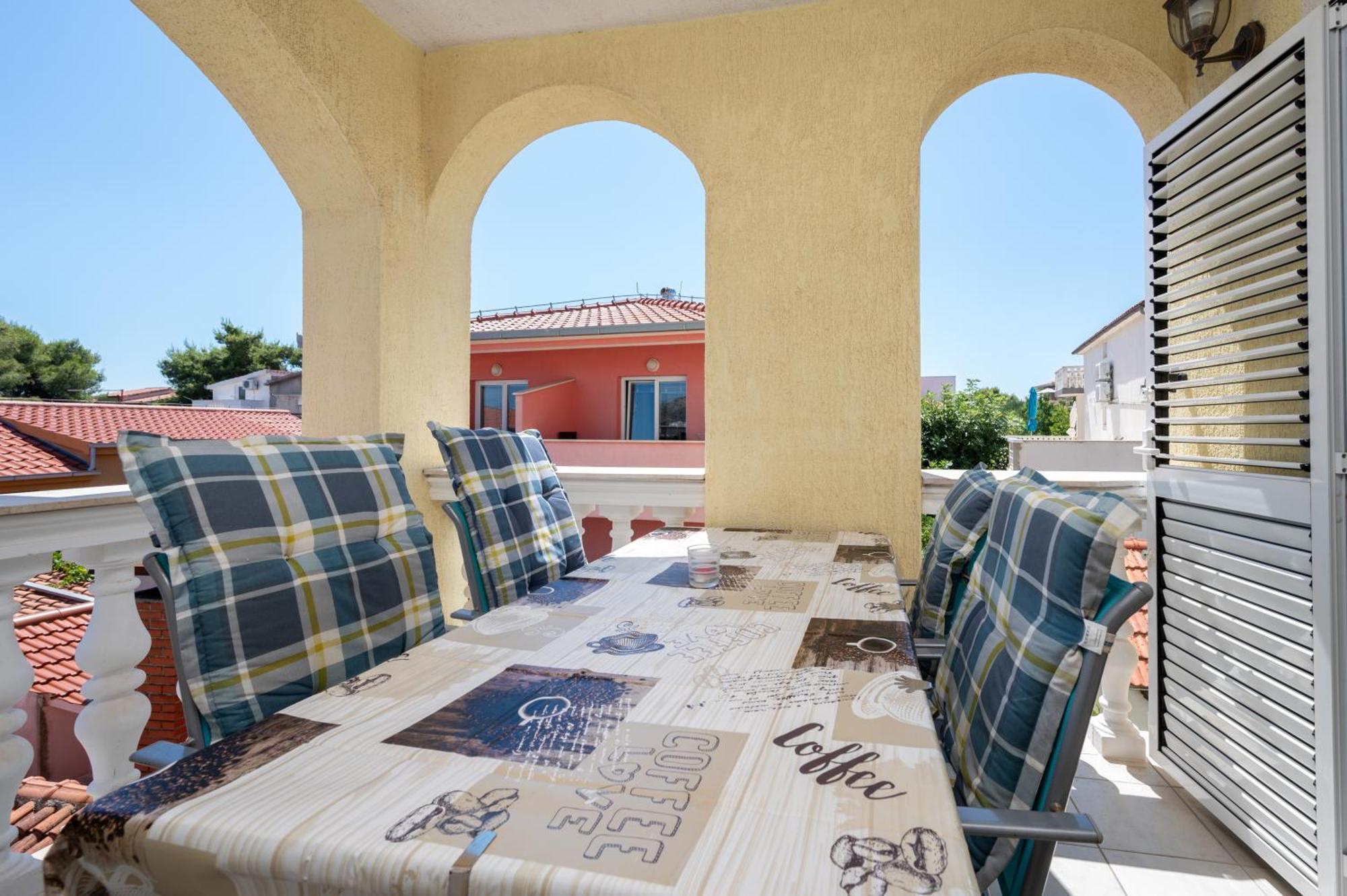 Apartments Zdravko Trogir Exterior foto