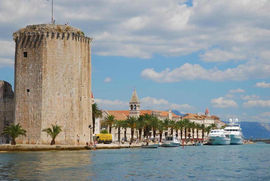 Apartments Zdravko Trogir Exterior foto